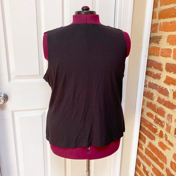 Context Black Twist-Front V-Neck Tank Top - Picture 3 of 4